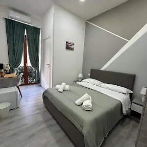 house-garibaldi-naples.hotels-amalfi.com/